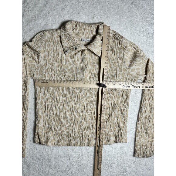 Zara Long Sleeve Beige Animal Print Cropped Crinkled Snap Button Top Sz L - Picture 7 of 7